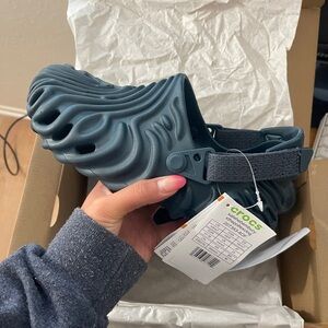 SALEHE BEMBURY crocs